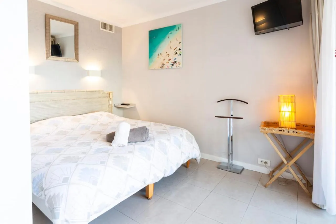 Residence Le Cheverny Cannes 0*,  France