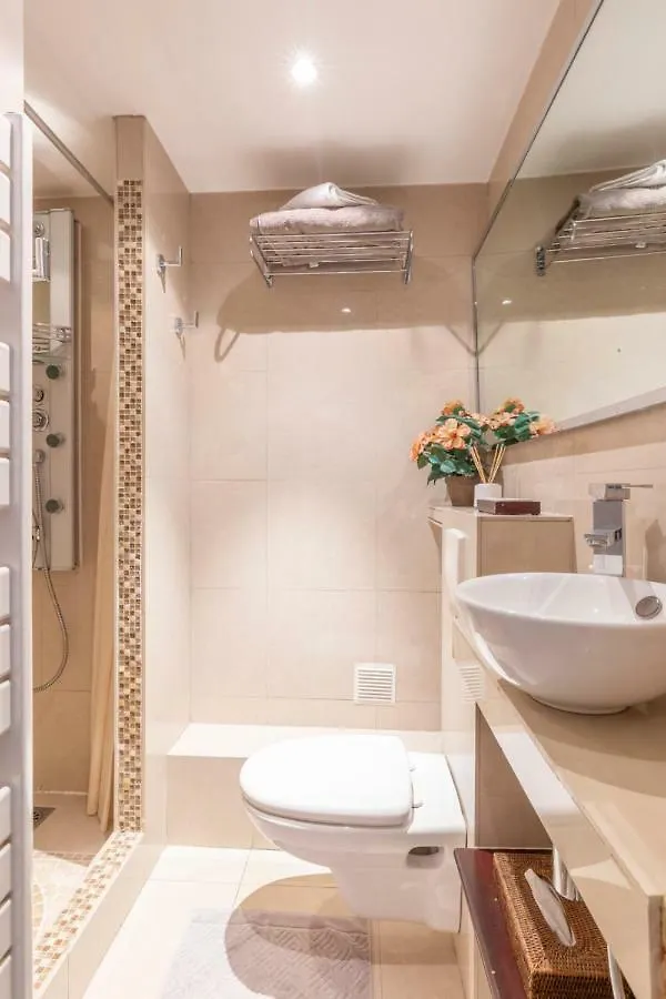 Residence Le Cheverny Cannes 0*,