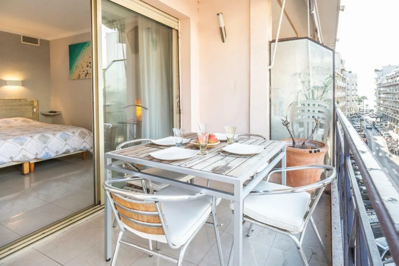Residence Le Cheverny Cannes Apartment